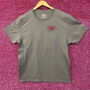 Coors Banquet Logo Brewed in Colorado Graphic T-Shirt large